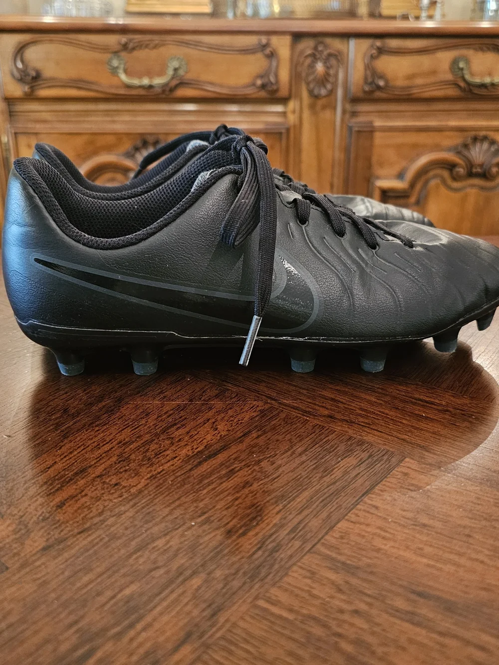 Nike Jr Tiempo Legend 10 Club Soccer Cleats Black 5Y
